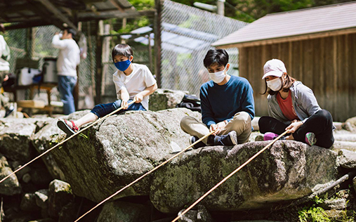 腰掛山荘|愛知 豊田市|下山 三河湖畔の自然体験・五平餅・お食事・ランチ・キャンプ・BBQ｜腰掛山荘／リバーサイドキャンプ腰掛